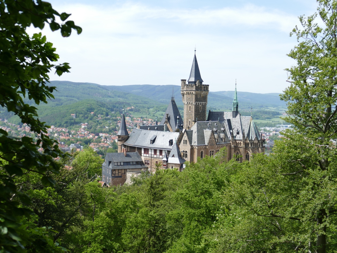 Вид на красивый старинный замок, Германия
