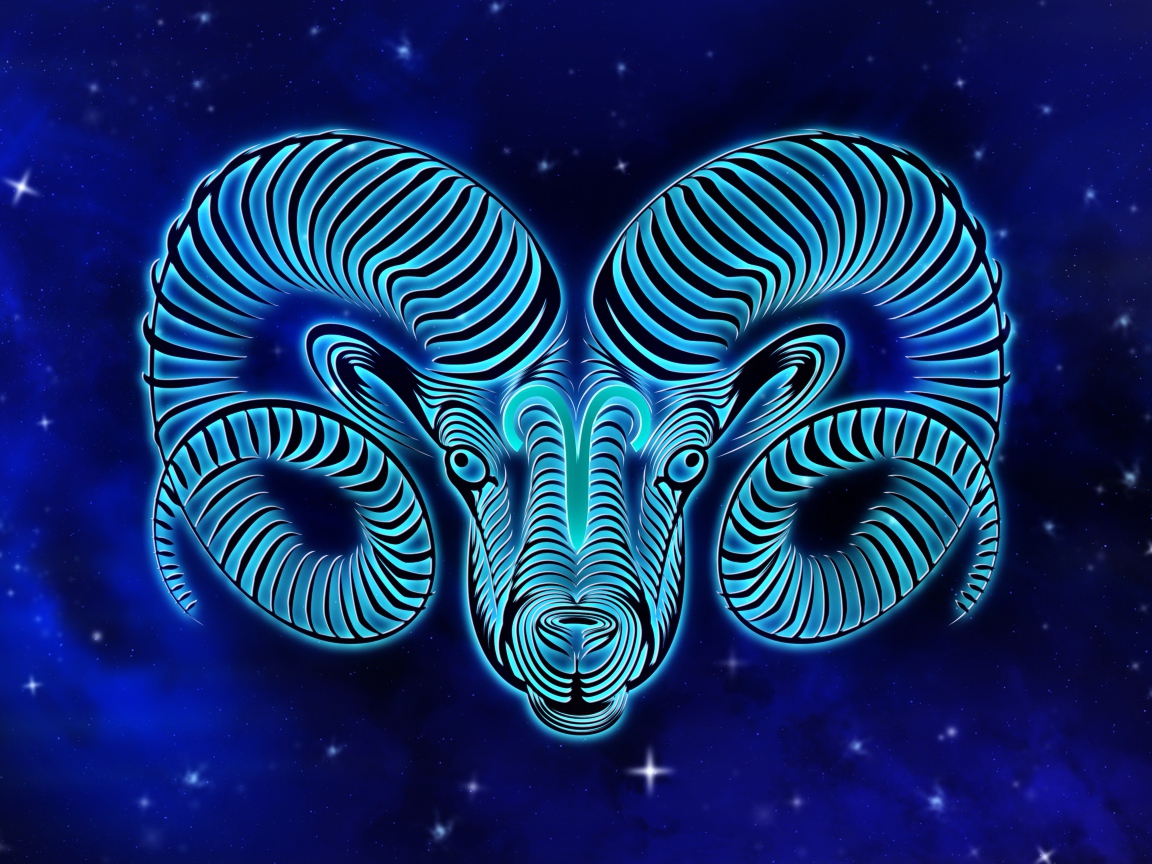 Красивый знак зодиака овен на синем фоне