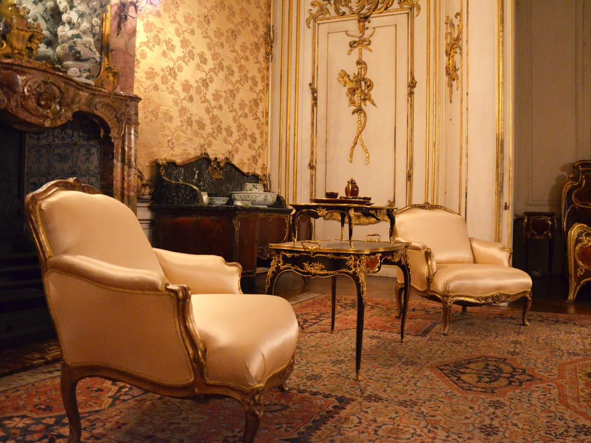 Дорогой интерьер в старой квартире