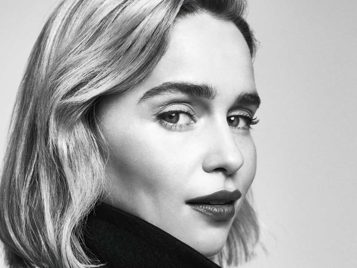 Девушка с красивыми глазами, актриса Эмилия Кларк