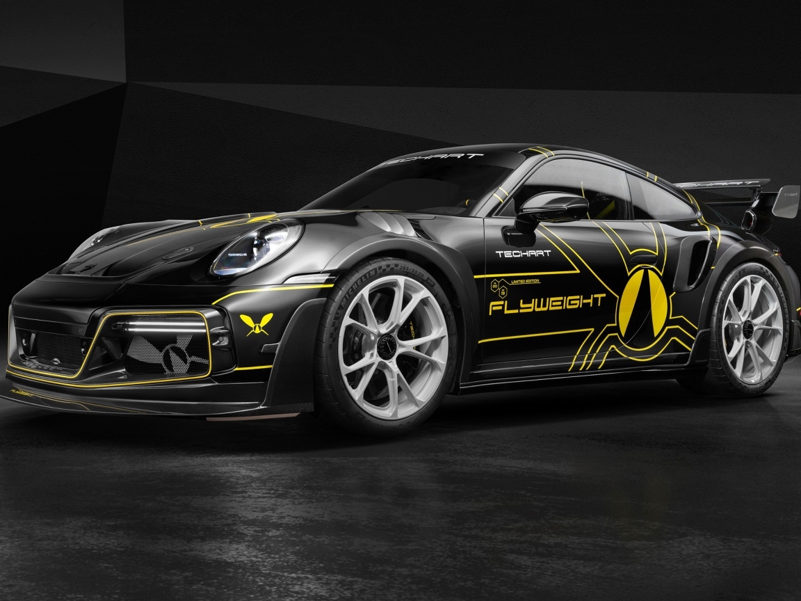 Вид спереди на автомобиль TechArt GTstreet R Flyweight 2023