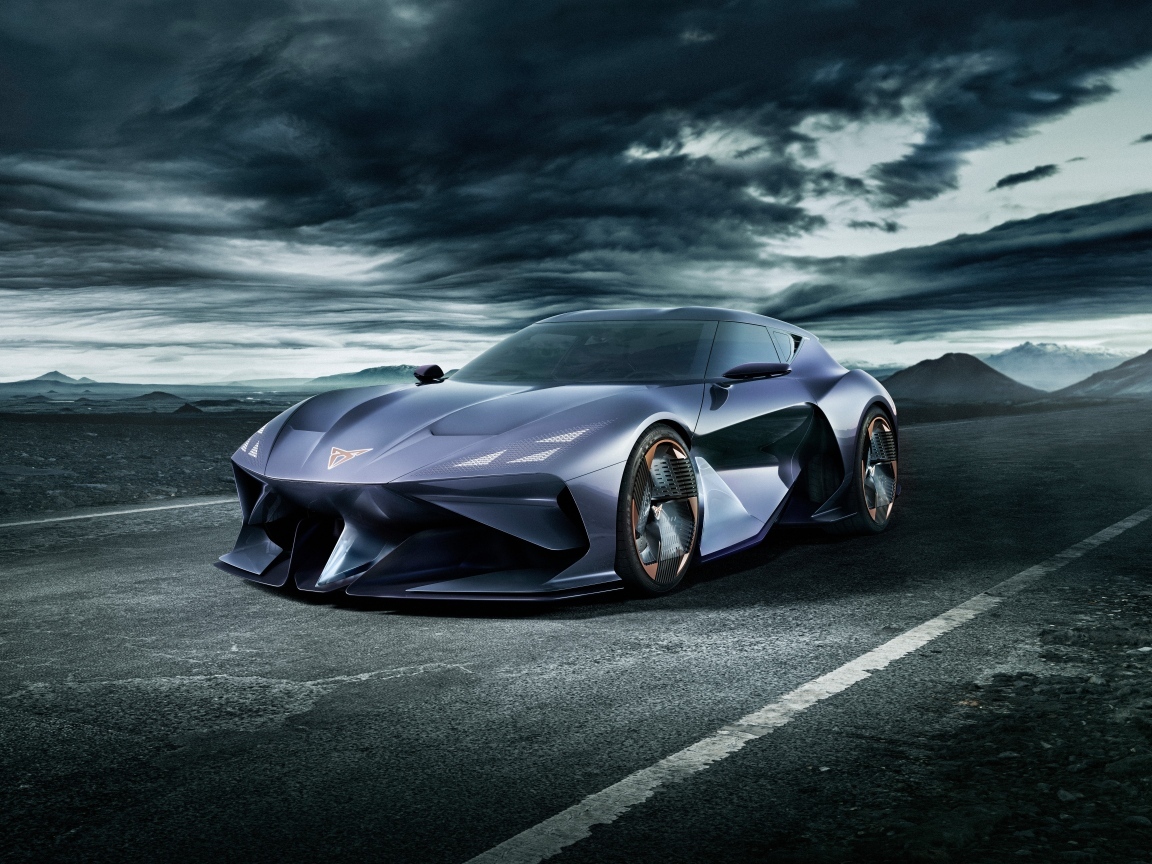 Автомобиль Cupra DarkRebel на фоне грозового неба