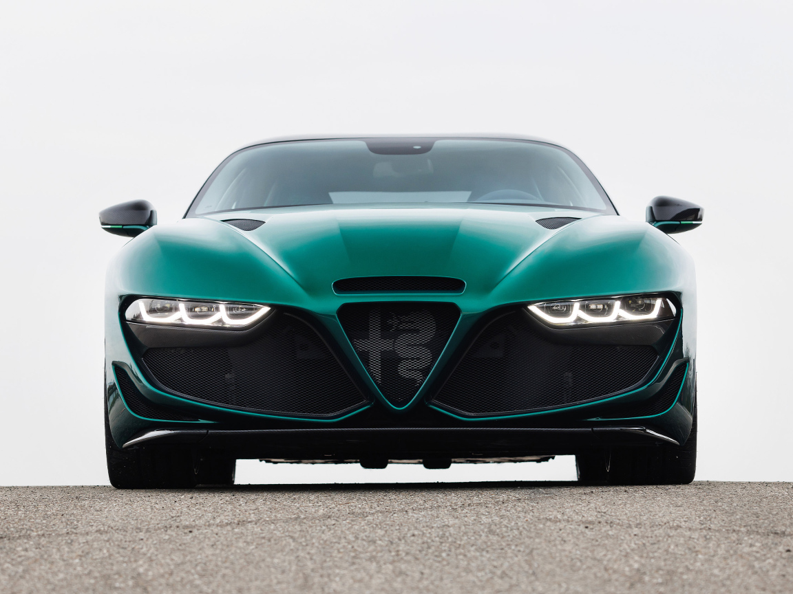 Зеленый автомобиль Alfa Romeo Giulia SWB Zagato 2022 вид спереди