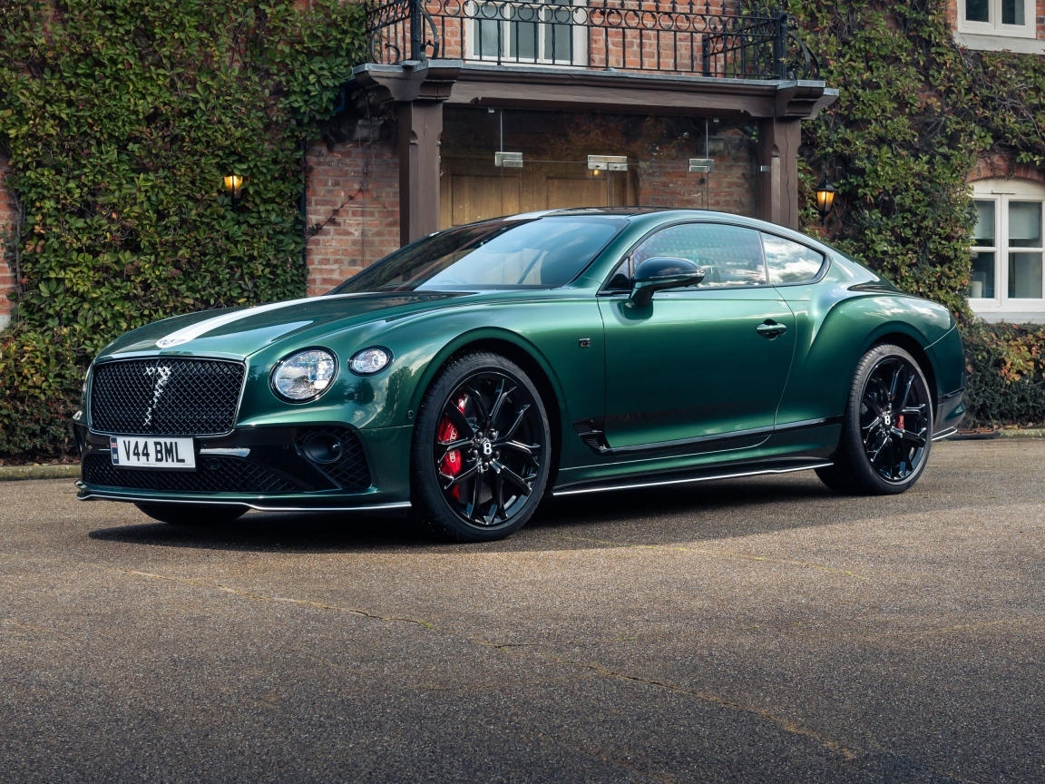 Зеленый автомобиль Bentley Continental GT