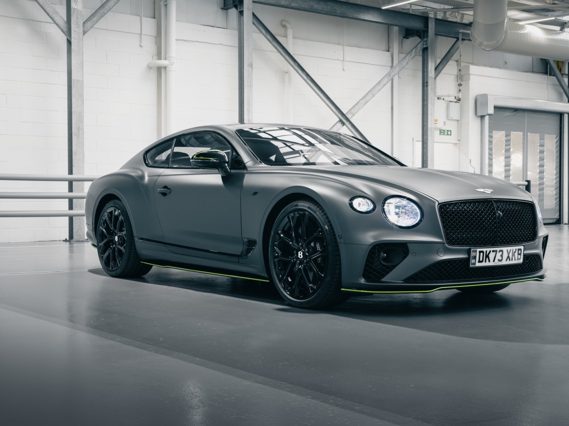 Серебристый автомобиль Bentley Continental GT V8 S
