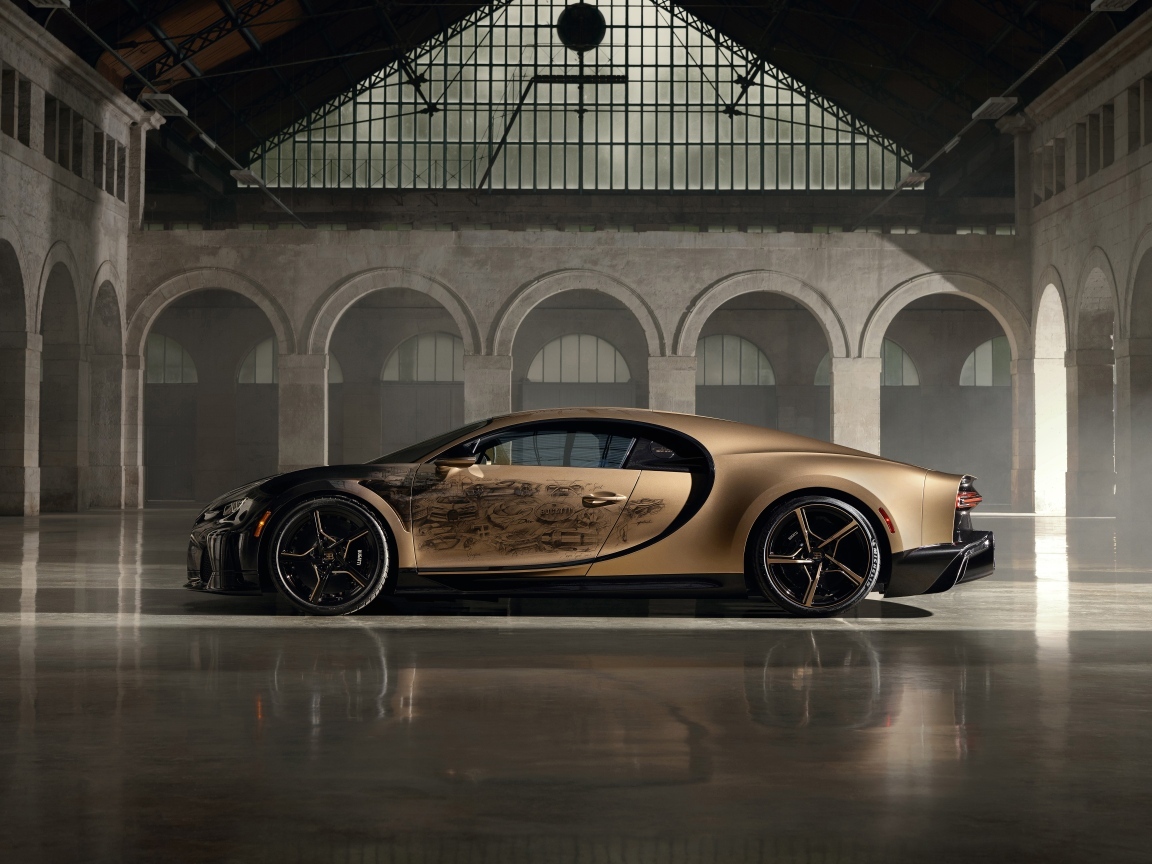 Вид сбоку на автомобиль Bugatti Chiron