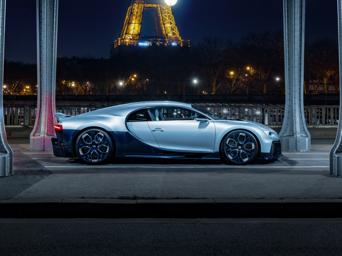 Спорткар Bugatti Chiron Profilée вид сбоку