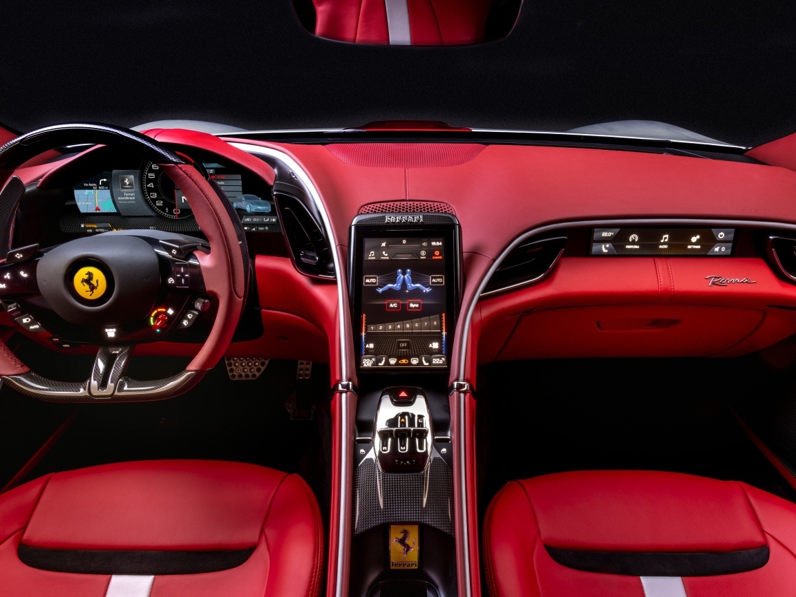 Красный кожаный салон автомобиля Ferrari Roma 30th Anniversary 2023 года