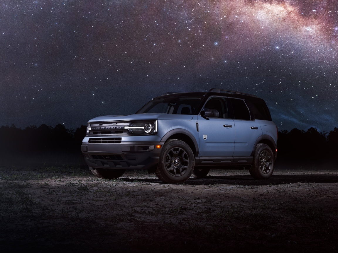 Автомобиль Ford Bronco Sport Black Appearance Package 2024 года под звездным небом