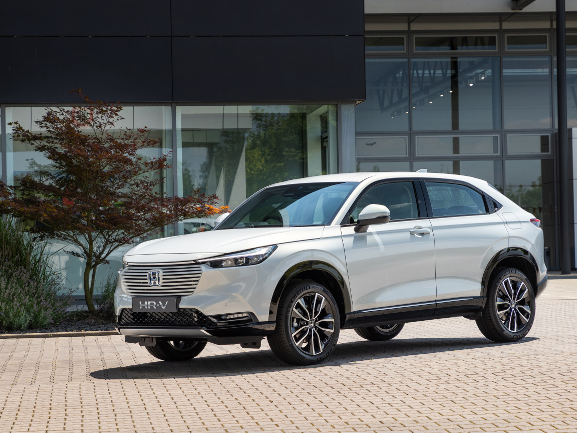 Белый внедорожник Honda HR-V