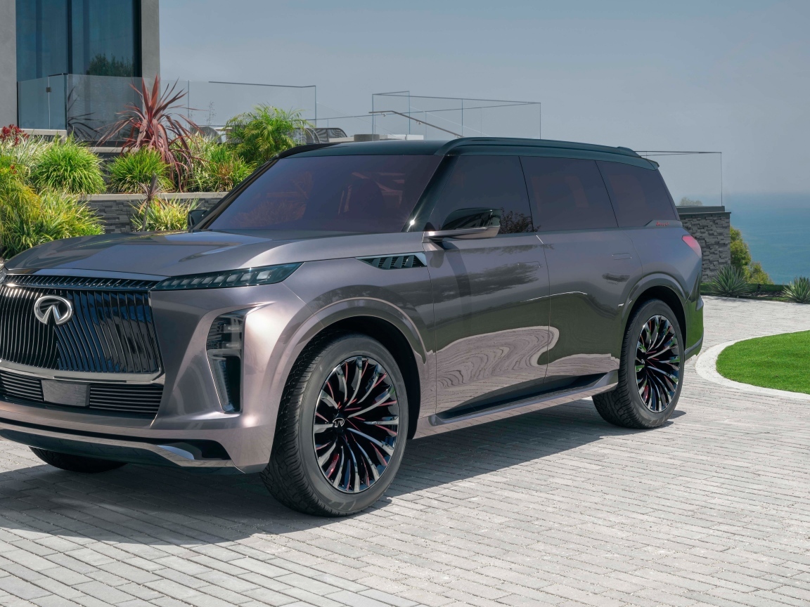 Серебристый внедорожник Infiniti QX Monograph