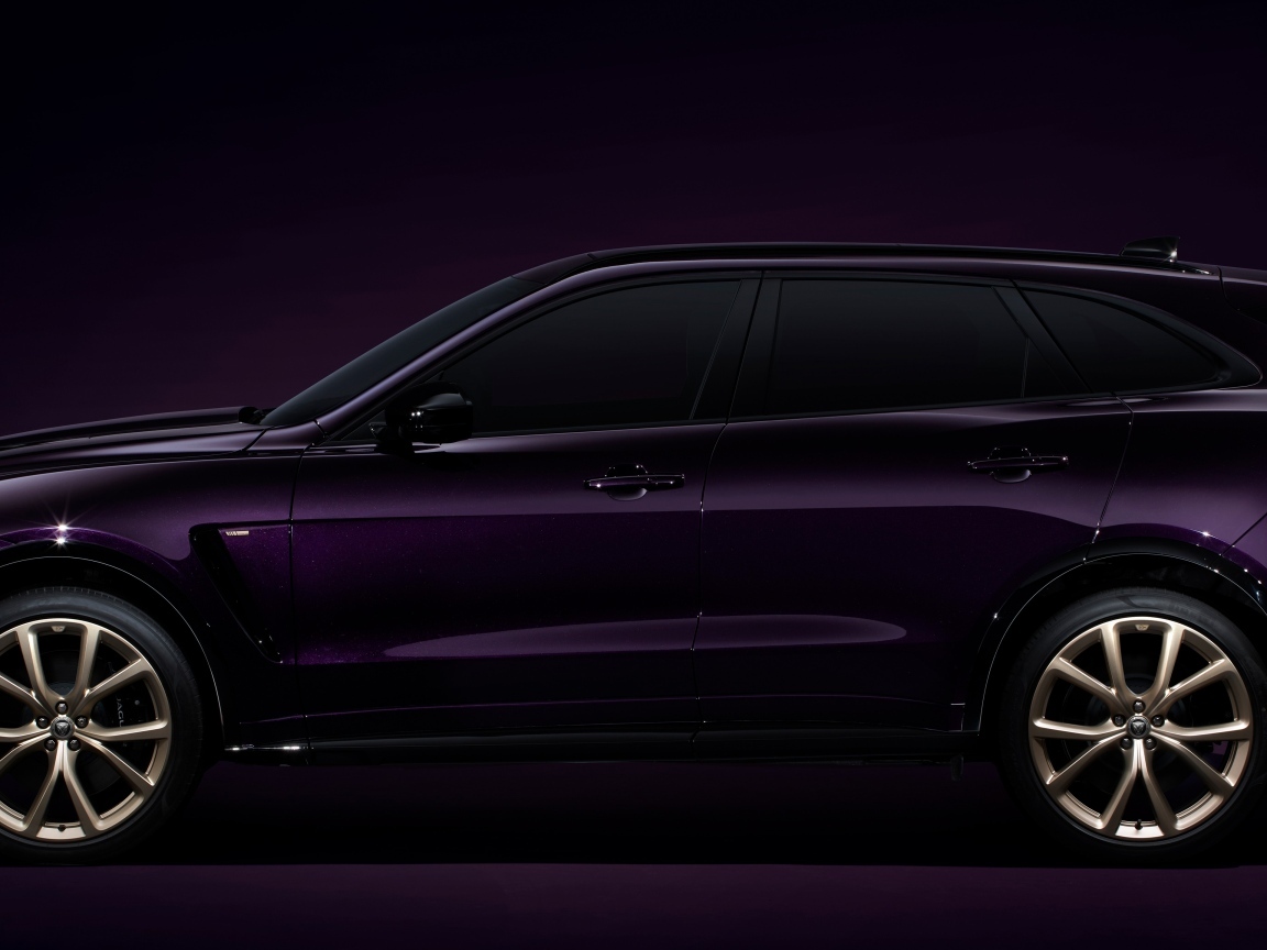 Автомобиль Jaguar F-Pace SVR