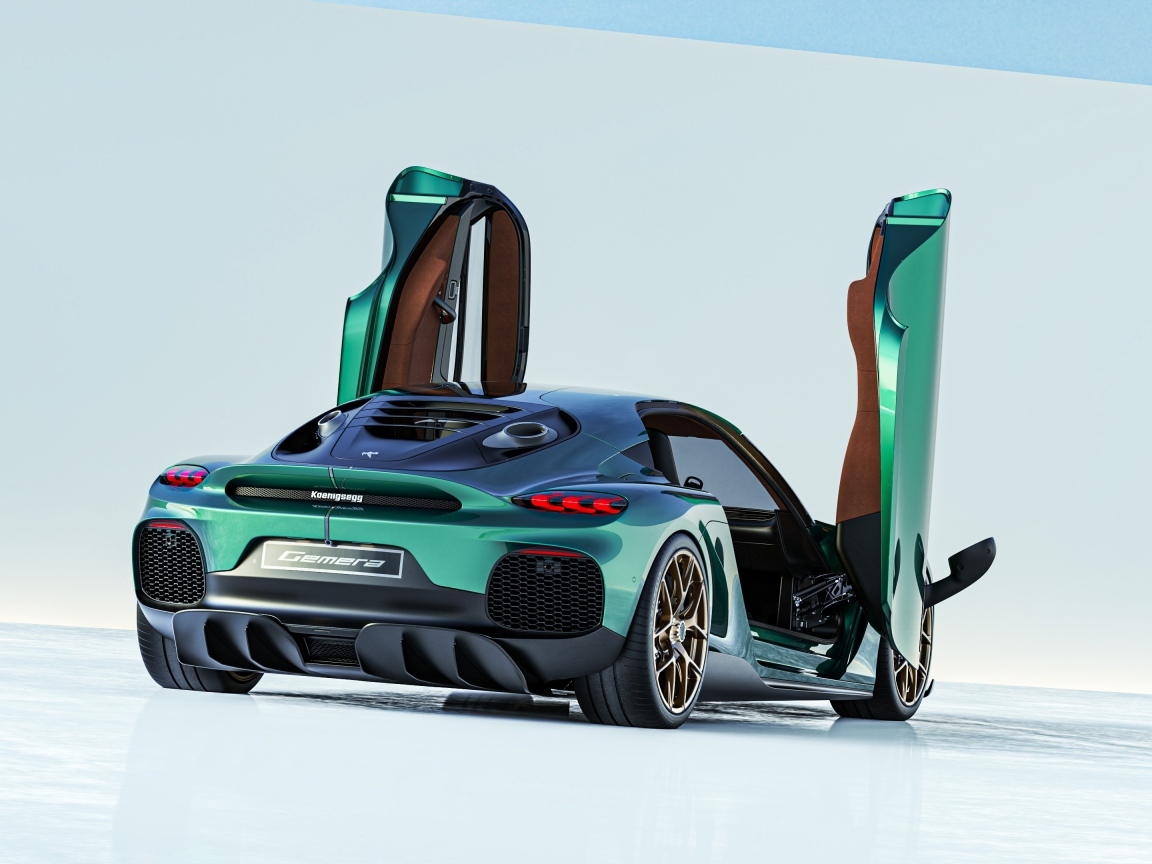 Вид сзади на автомобиль Koenigsegg Gemera 2024 года