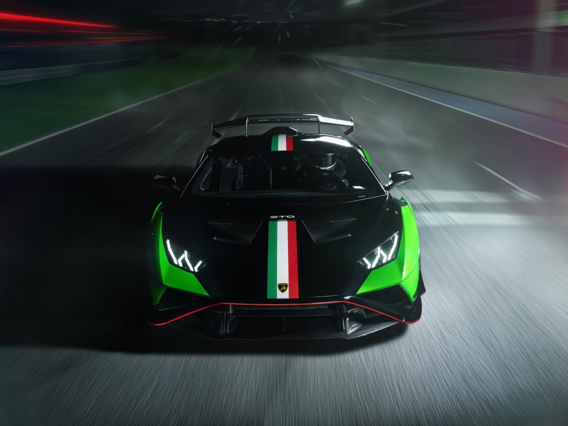 Вид спереди на автомобиль Lamborghini Huracan STO SC 10 Anniversario