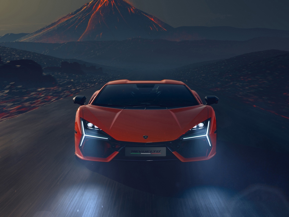 Спортивный Lamborghini Revuelto на фоне вулкана