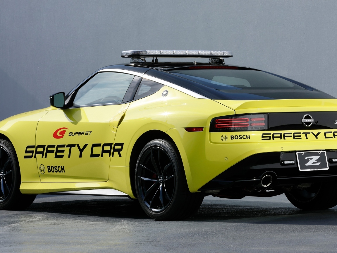 Автомобиль Nissan Z Super GT вид сзади