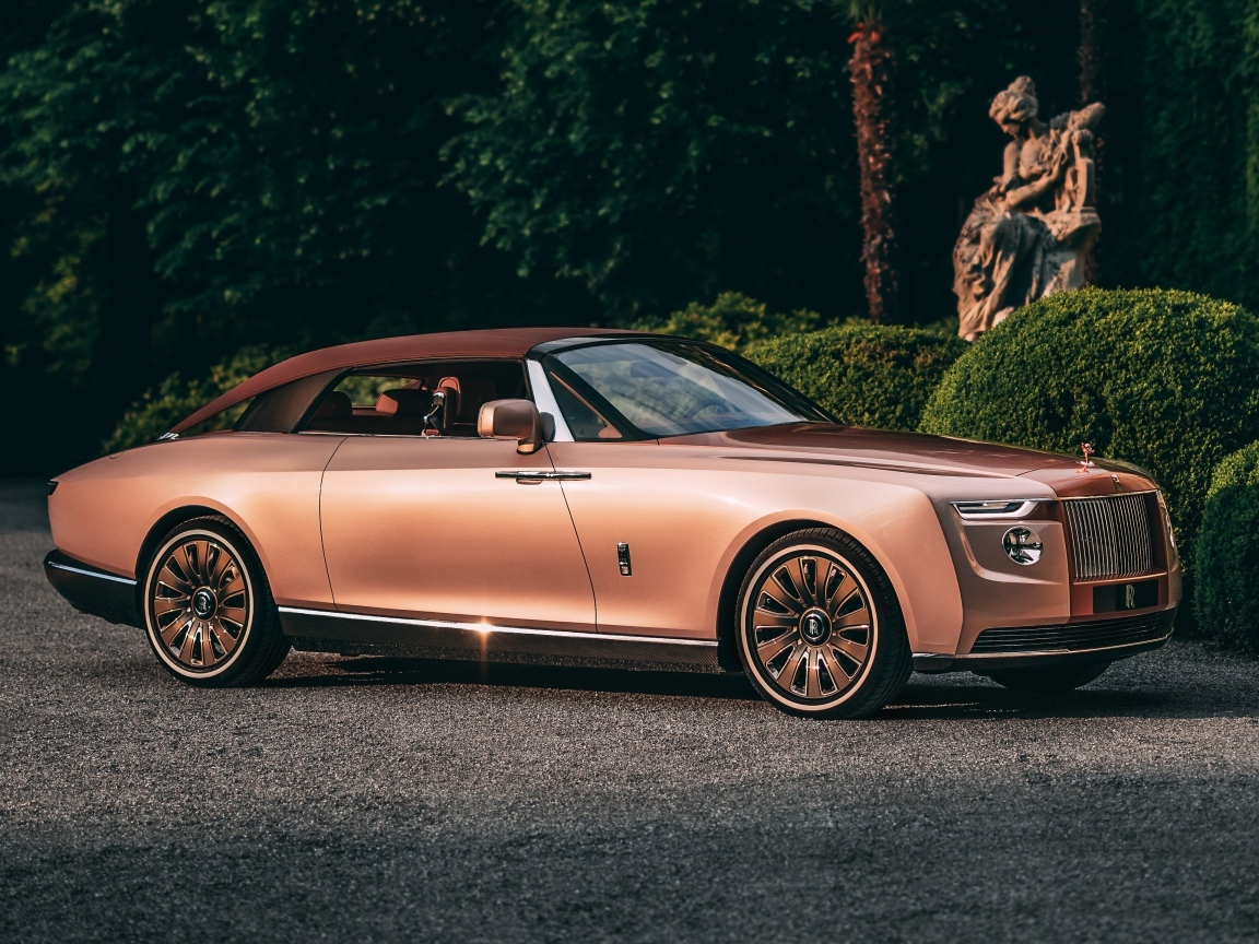 Автомобиль Rolls-Royce Boat Tail 2022