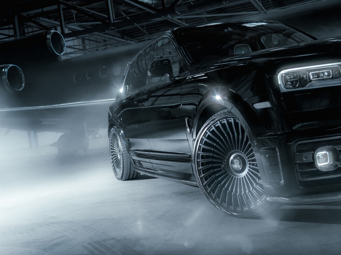 Стильный дорогой автомобиль Rolls-Royce Cullinan