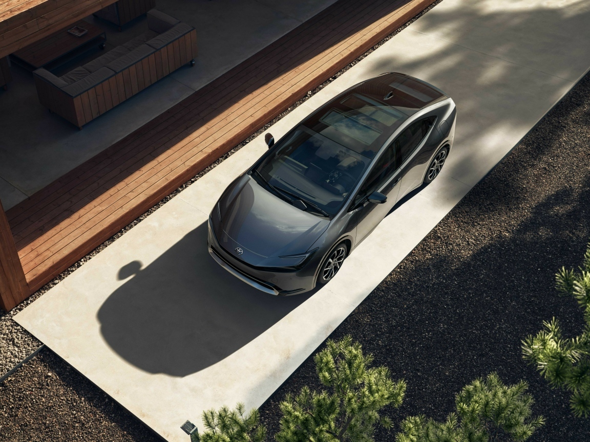 Автомобиль Toyota Prius Prime вид сверху