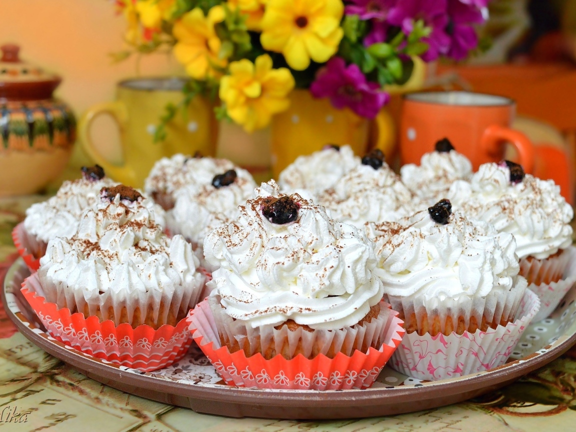Сладкие маффины с воздушным кремом