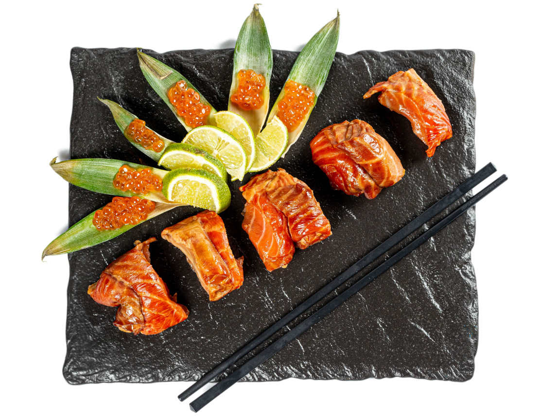 Рыба с лаймом и палочками