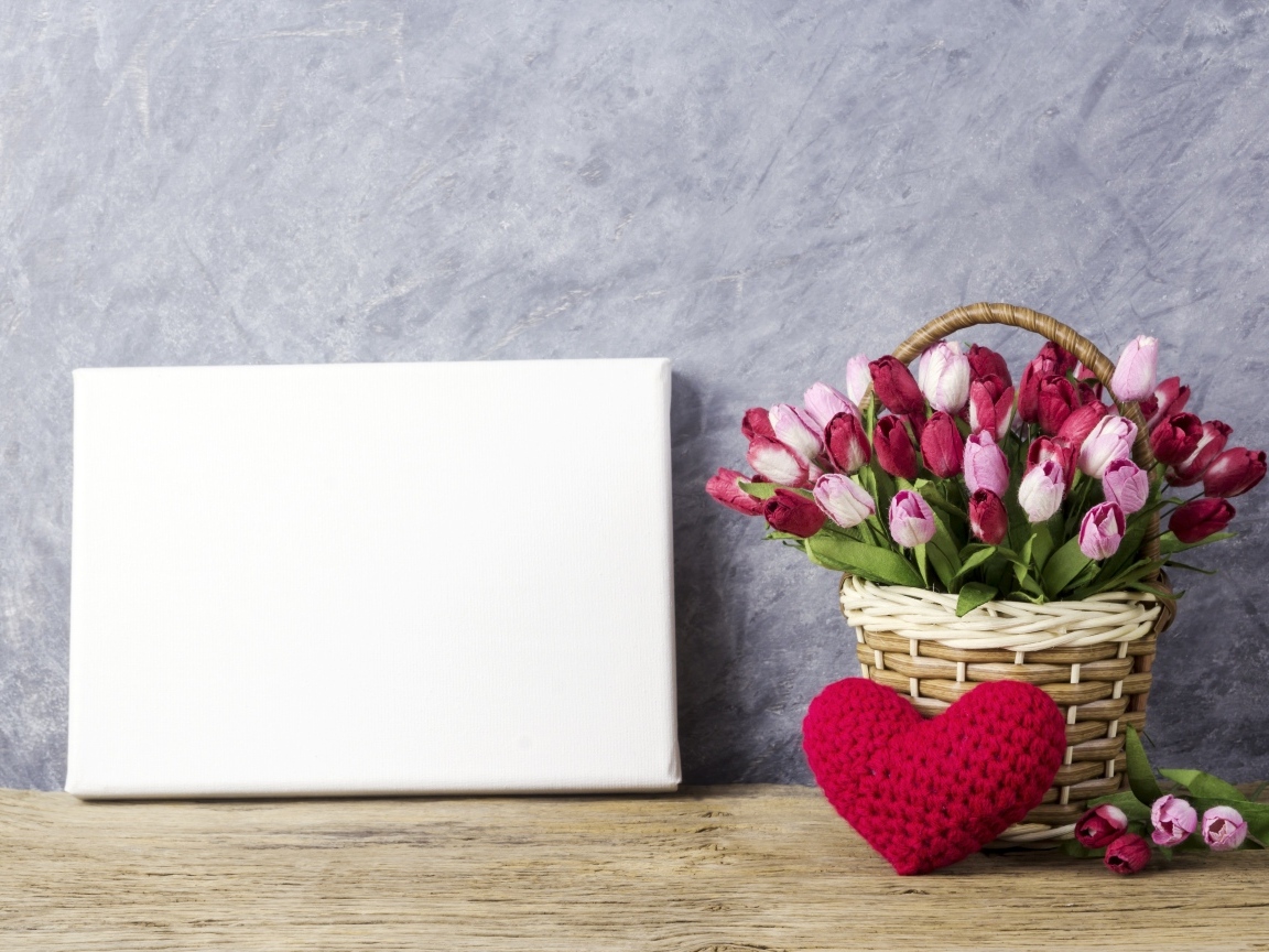Корзина тюльпанов и шаблон для открытки на 8 марта