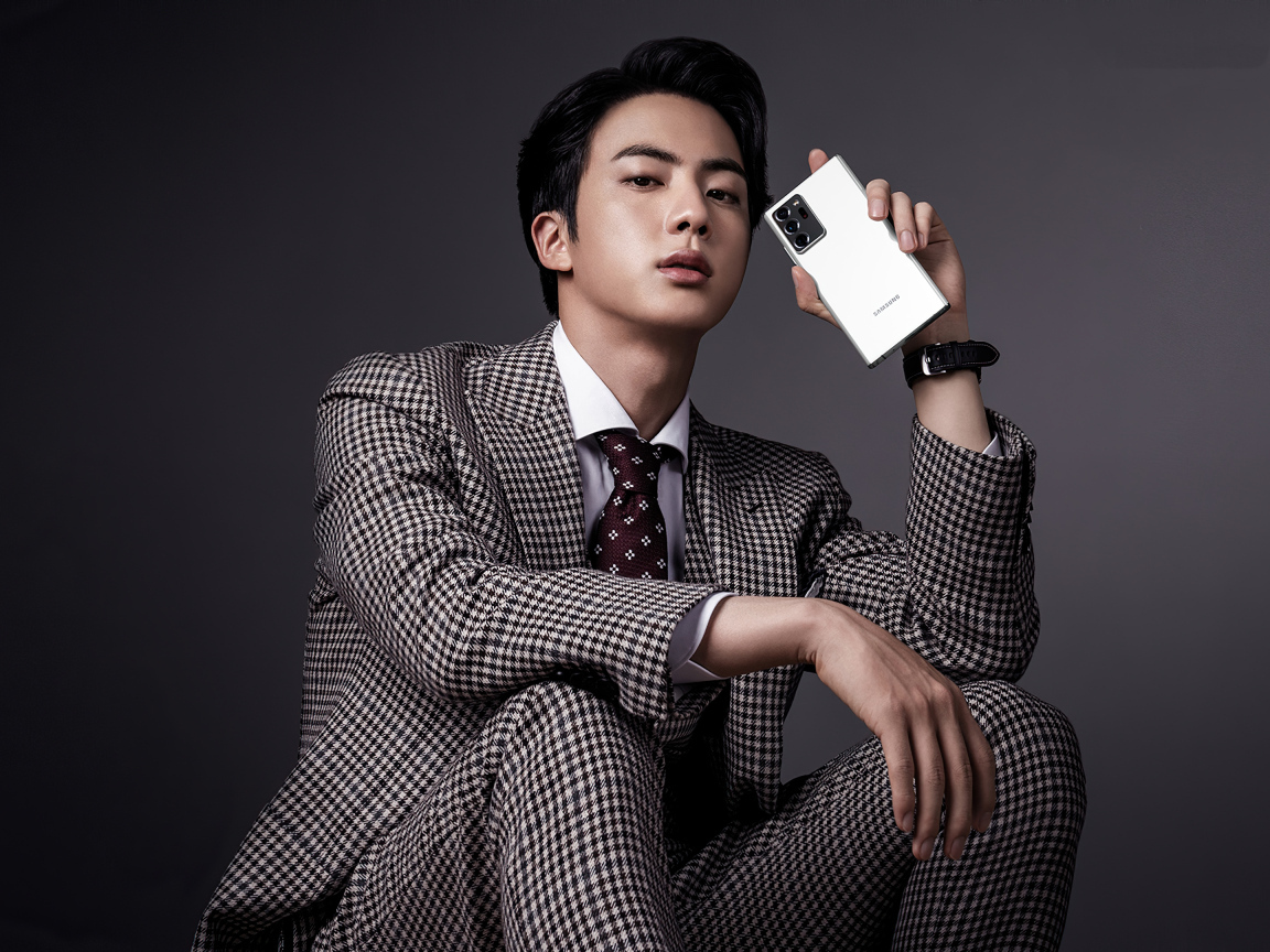 Участник группы BTS Jin