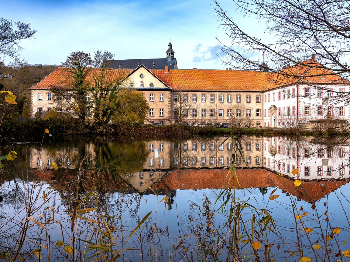 Большой дом у старого озера, Германия