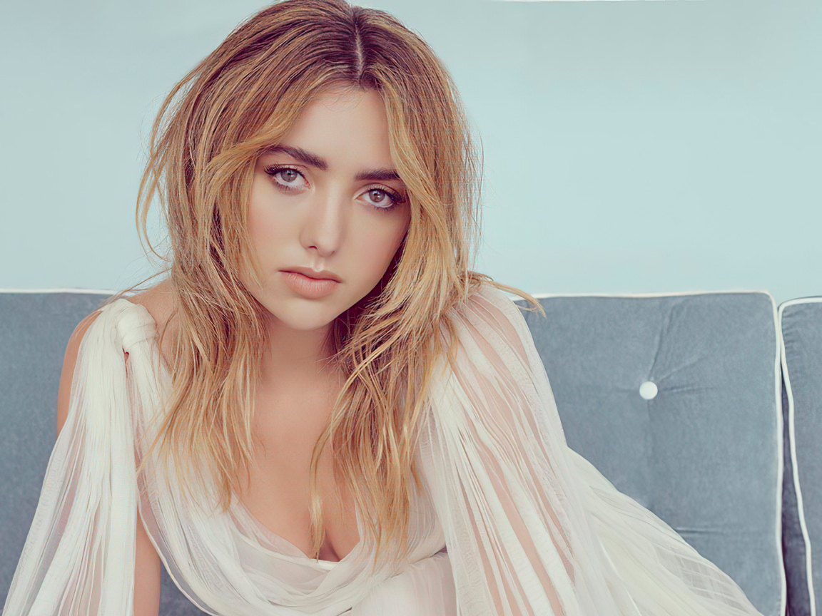 Грустная американская актриса Пейтон Рой Лист