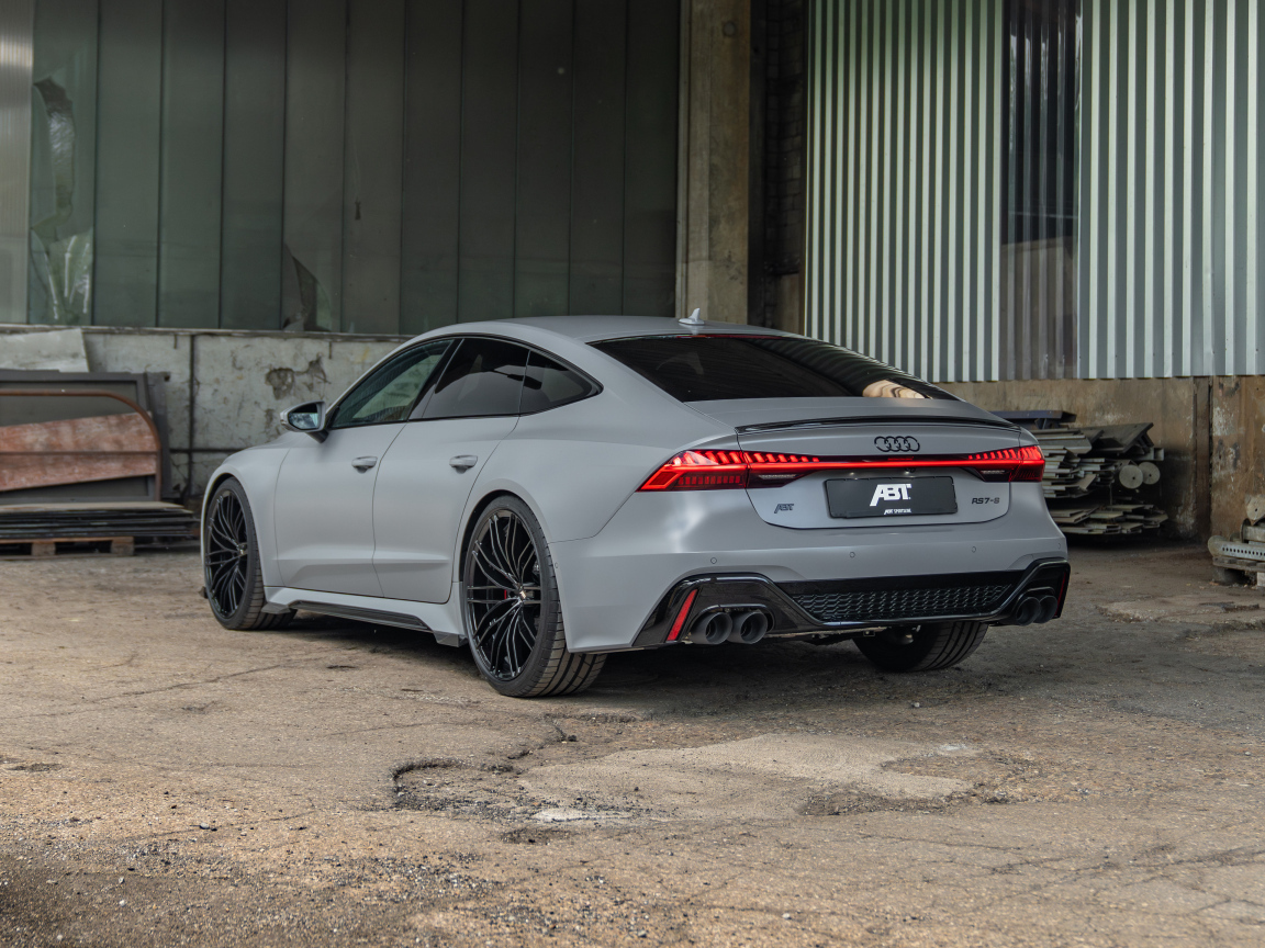 Вид сзади на автомобиль ABT RS7-S 2024 года