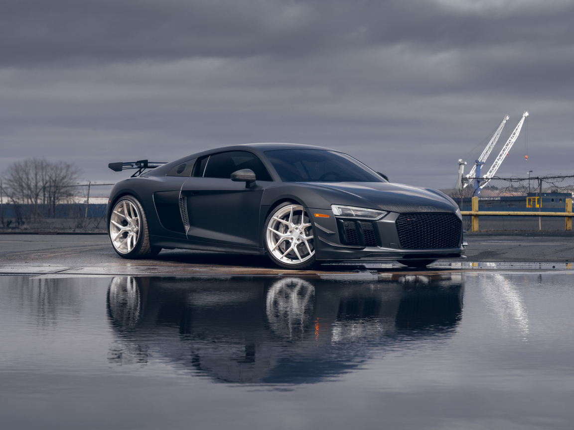 Автомобиль Audi R8 Velgen Wheels у воды