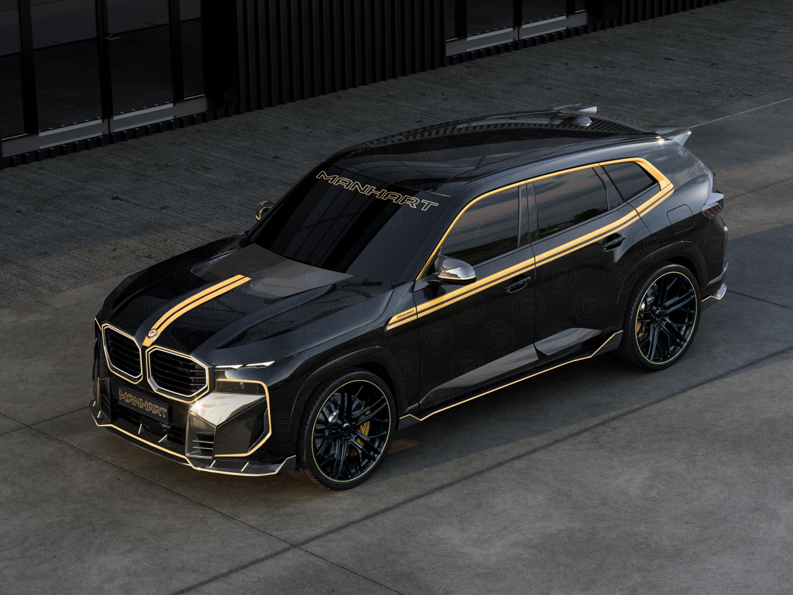 Черный автомобиль BMW XM Thor Regular Carbon Package 2024 года