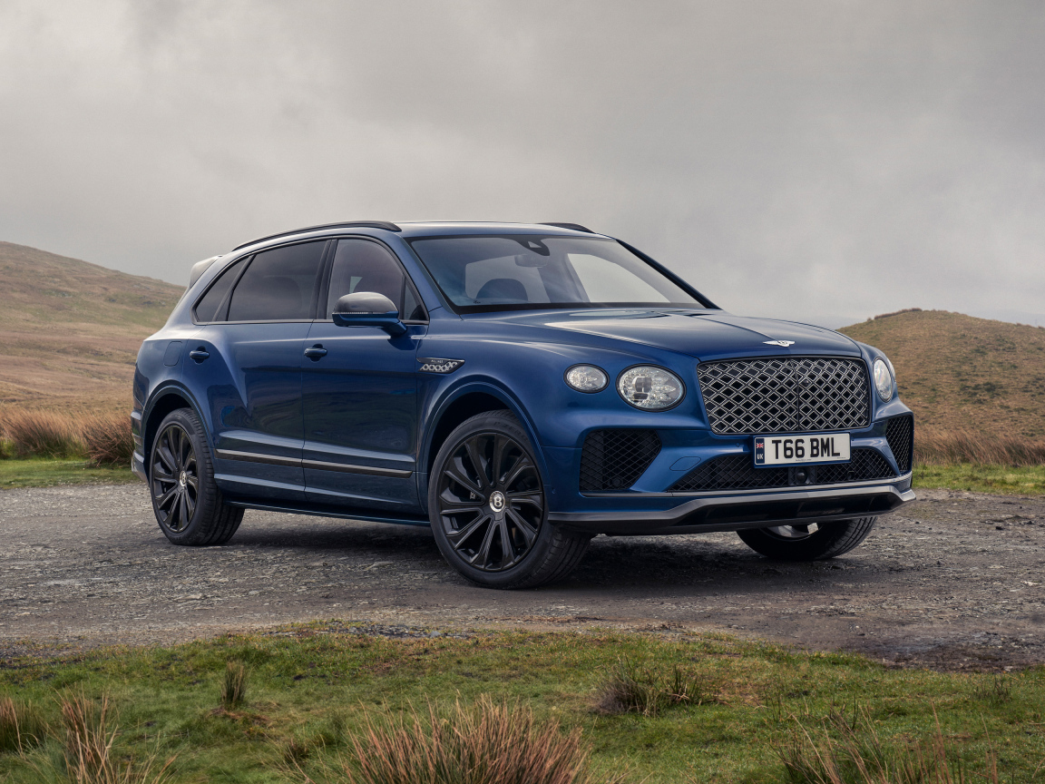 Синий внедорожник Bentley Bentayga EWB Mulliner 2024  года
