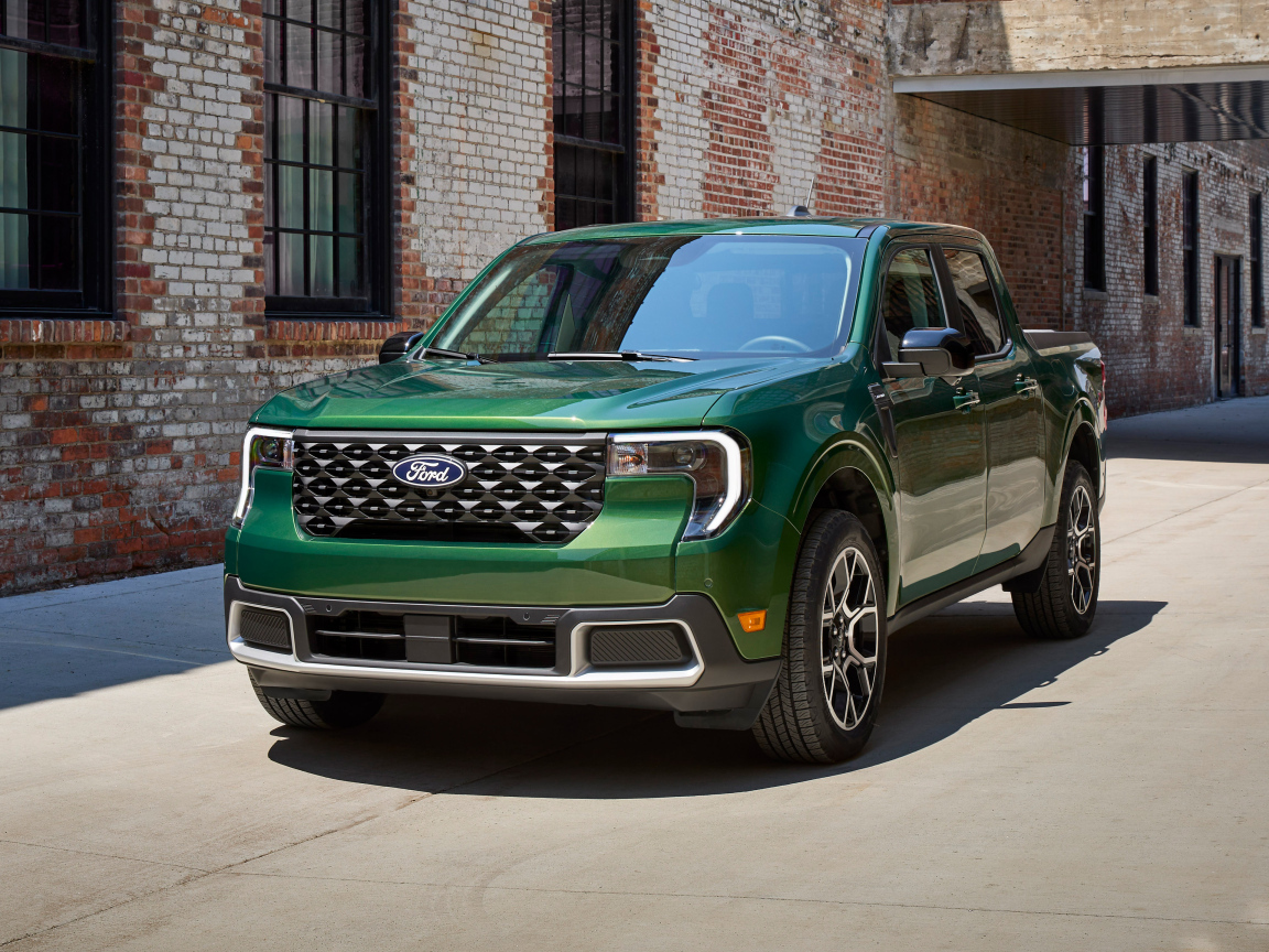 Зеленый автомобиль Ford Maverick Lariat 2025 года