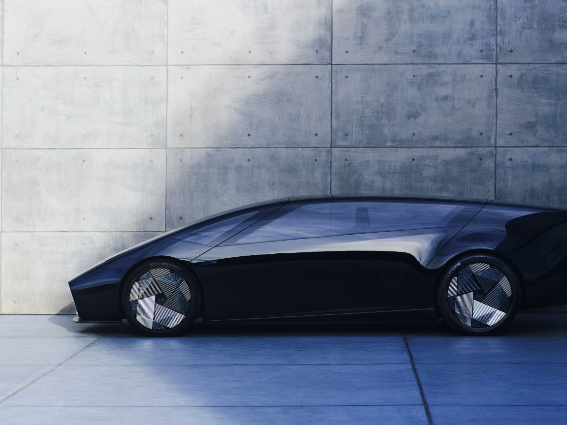 Черный автомобиль Honda Saloon Concept