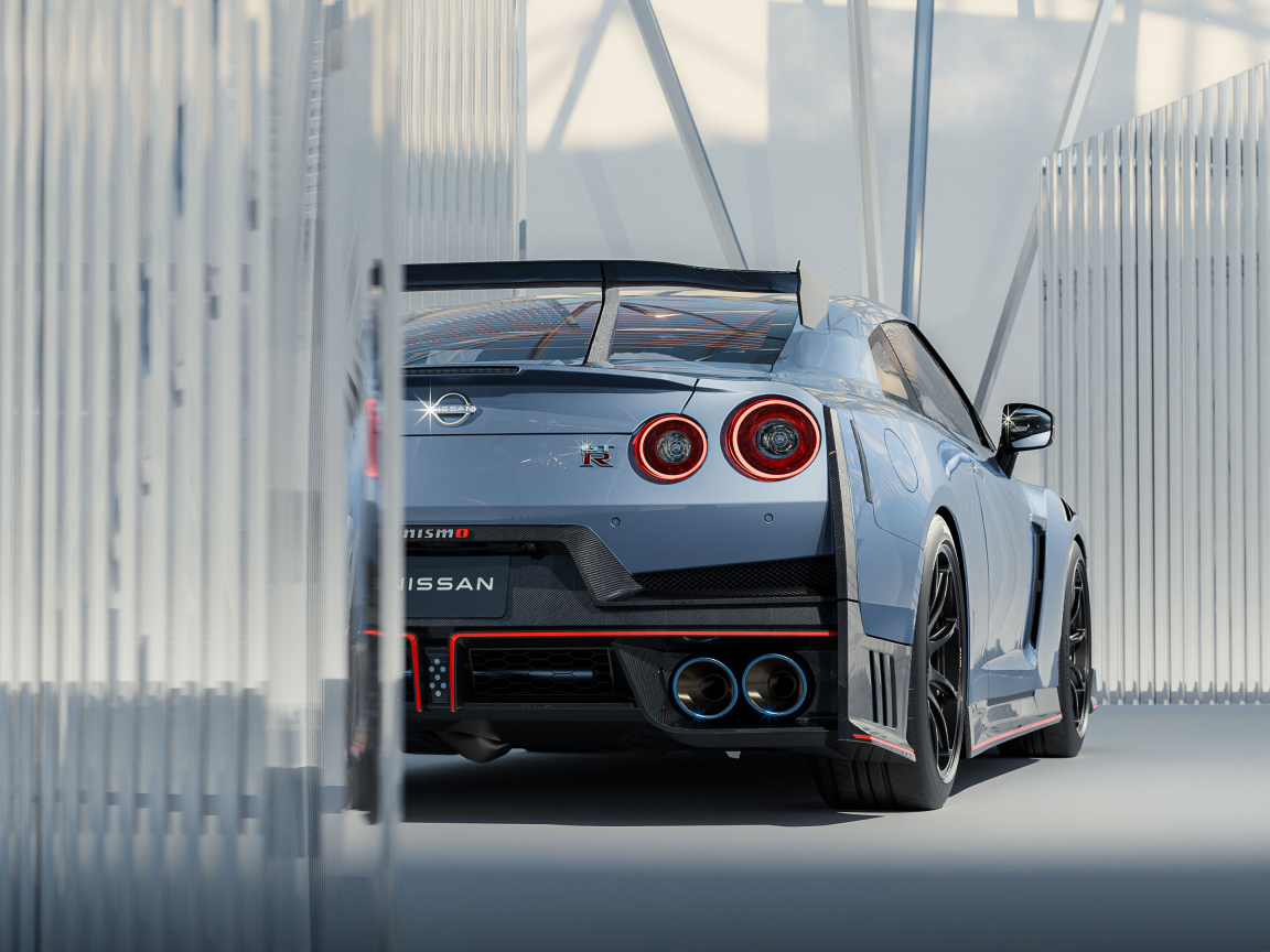 Вид сзади на автомобиль Nissan GT-R Nismo