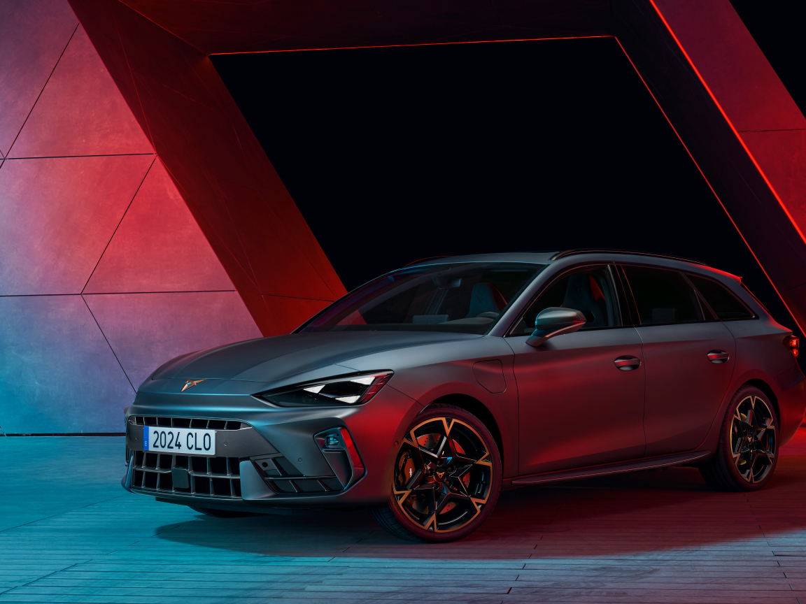 Автомобиль  Cupra Leon Sportstourer EHybrid 2024 года