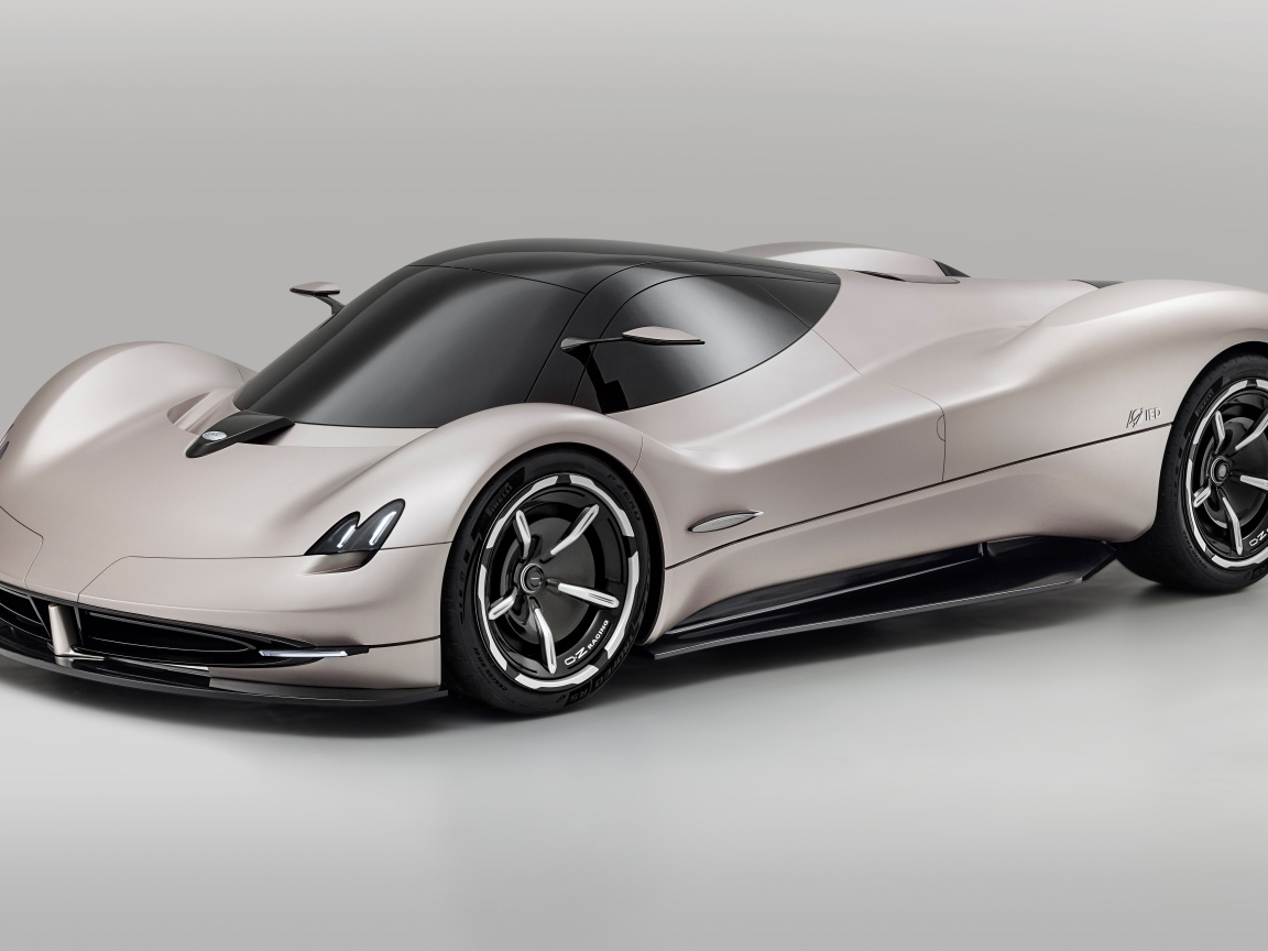 Автомобиль Pagani Alisea By IED 2024 года на сером фоне
