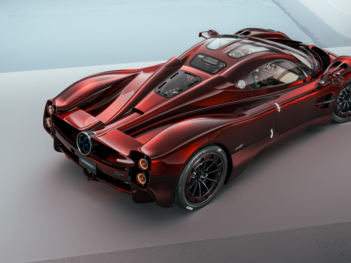 Вид сзади на красный автомобиль Pagani Utopia