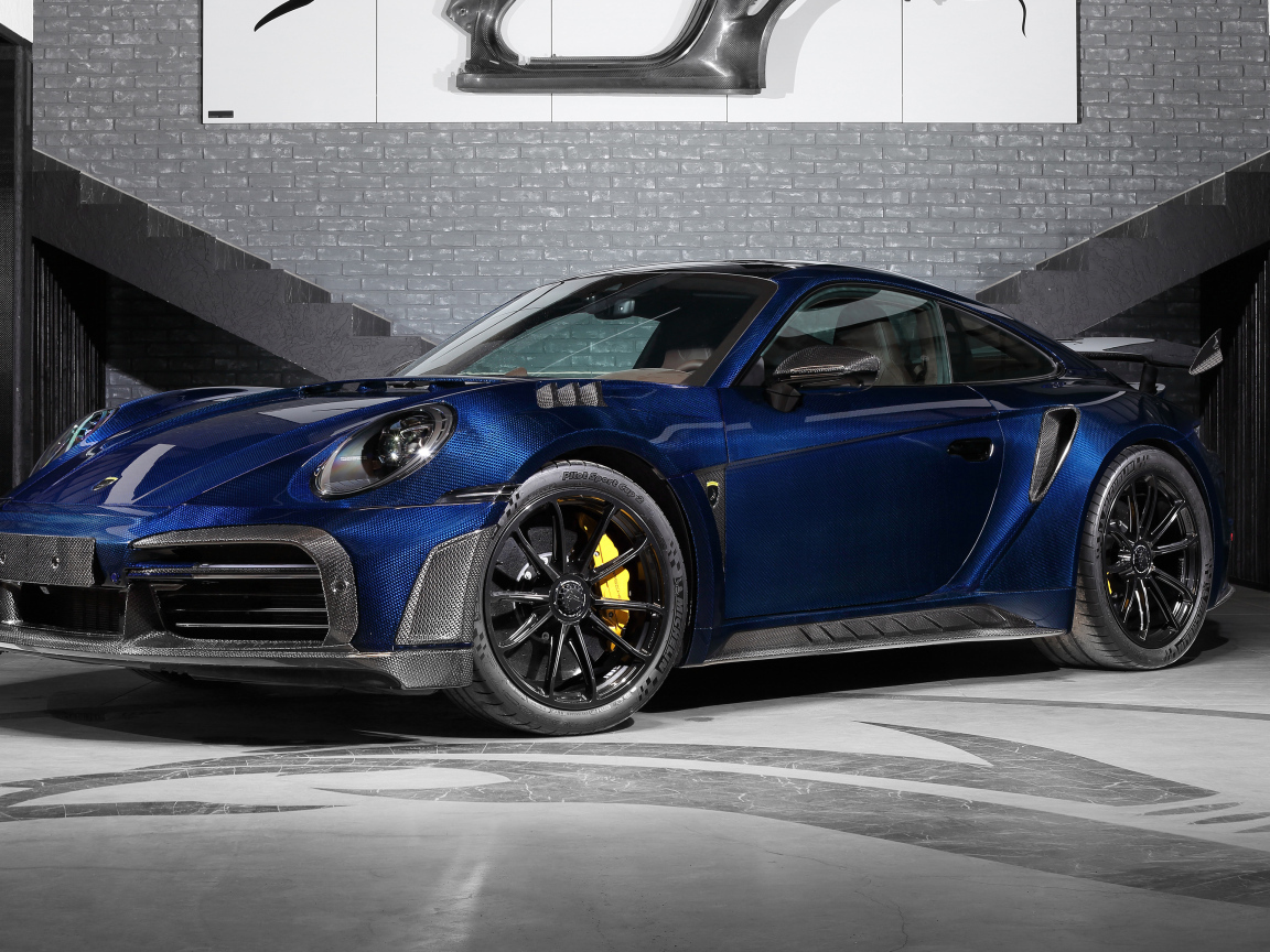 Вид спереди на TopCar Porsche 911 Turbo S Stinger GTR Stealth Edition 2024  года