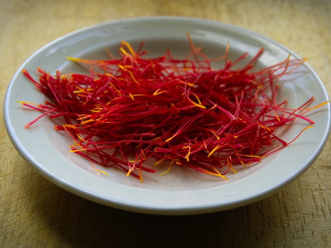 Пряная дорогая специя шафран