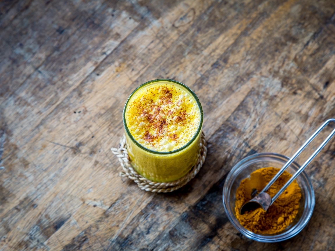 Десерт в стакане с корицей