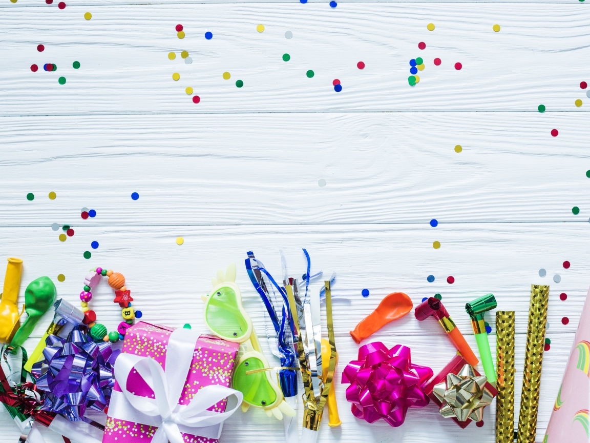 Атрибуты для дня рождения на белом фоне