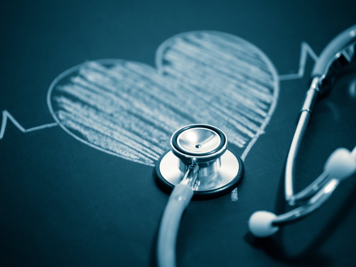 Нарисованное мелом сердце со стетоскопом