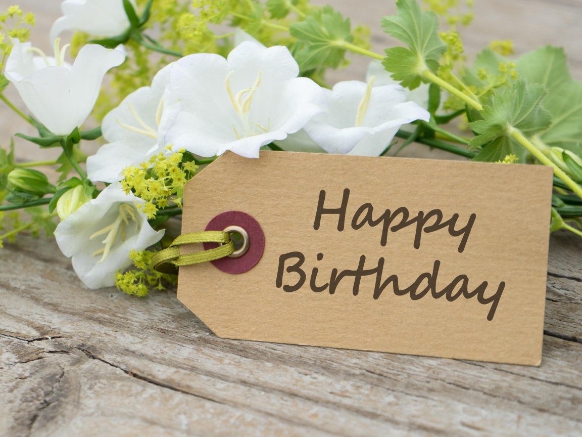 Букет белых цветов на день рождения