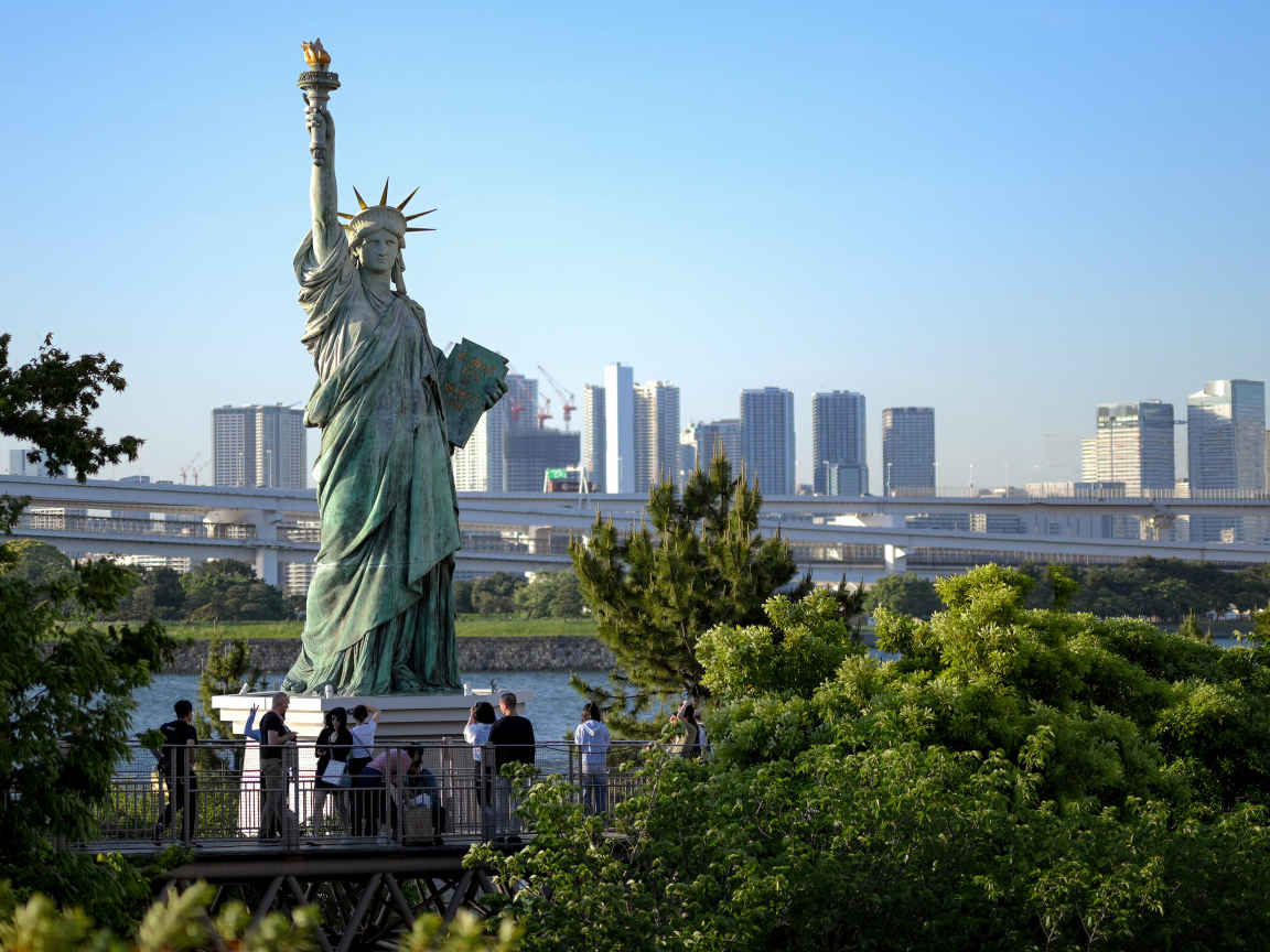 Статуя Свободы в Токио, Япония