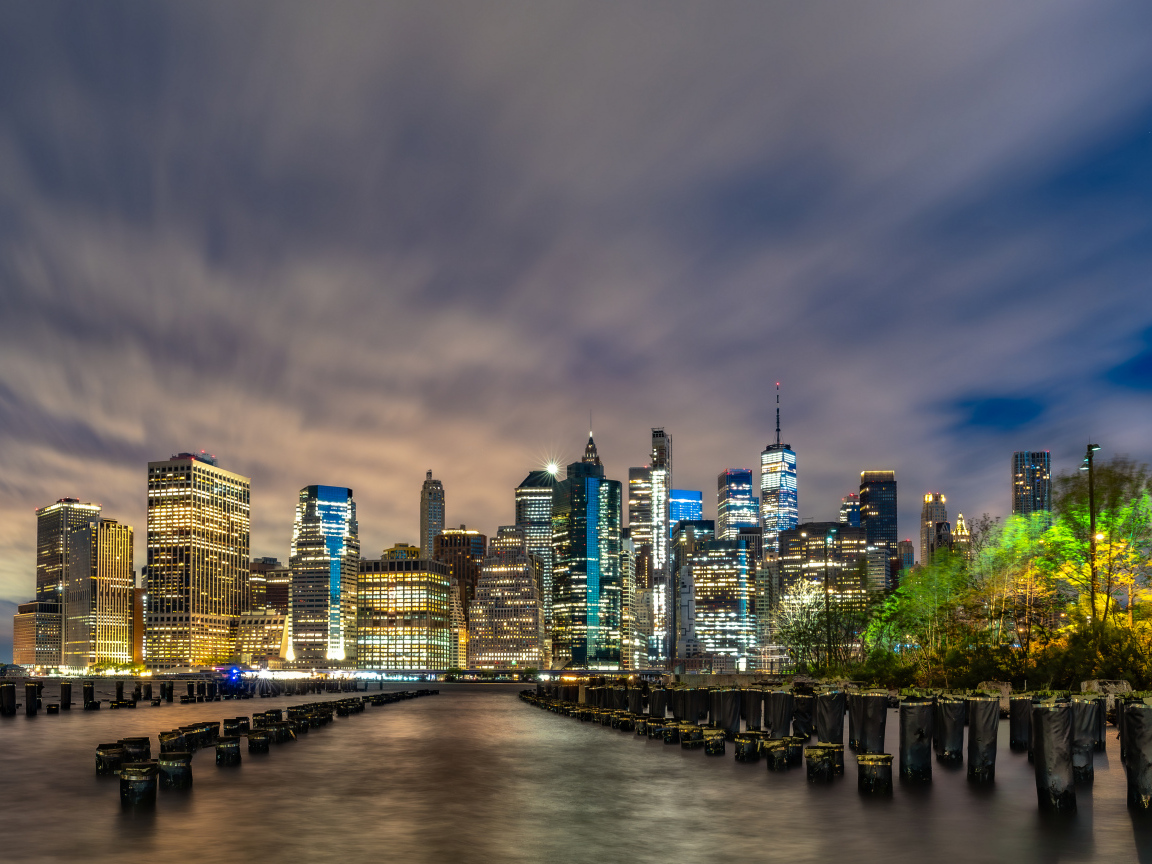 Высокие небоскребы города Нью-Йорк, США