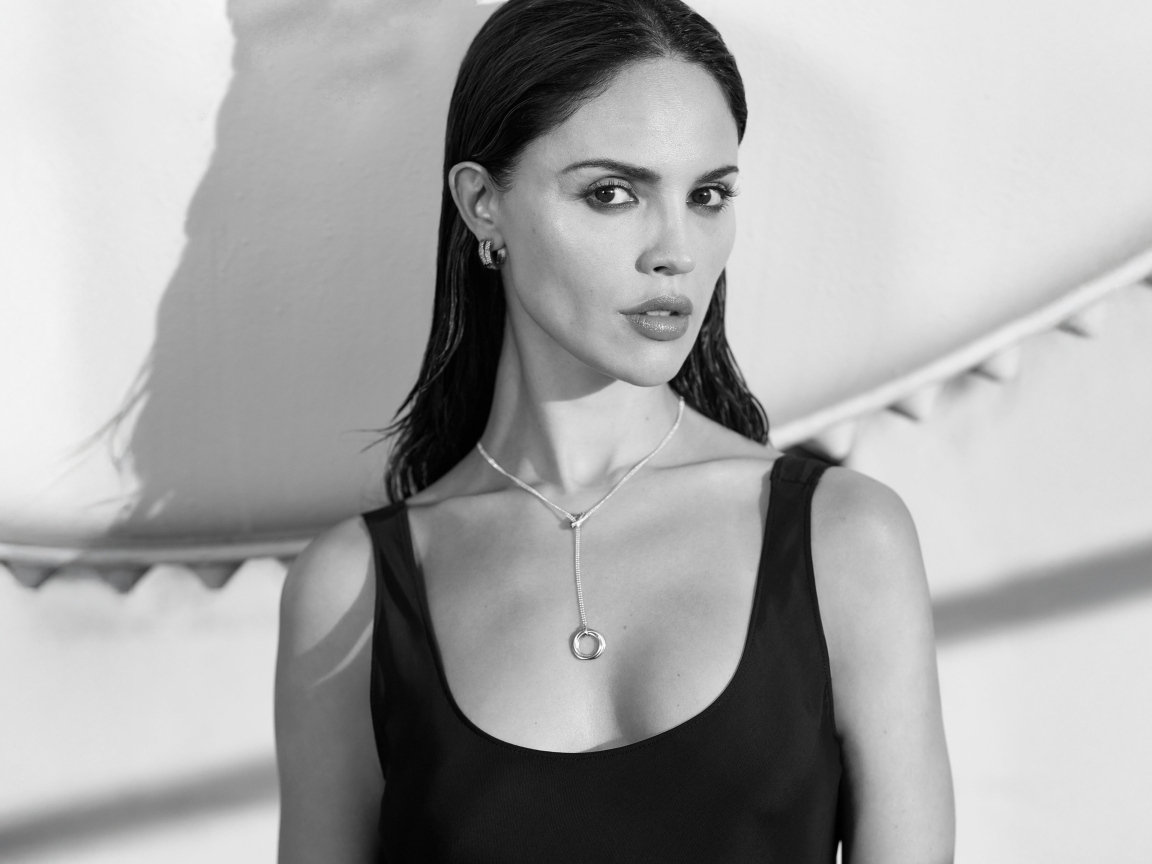 Украшение на шее популярной актрисы Эйсы Гонсалес