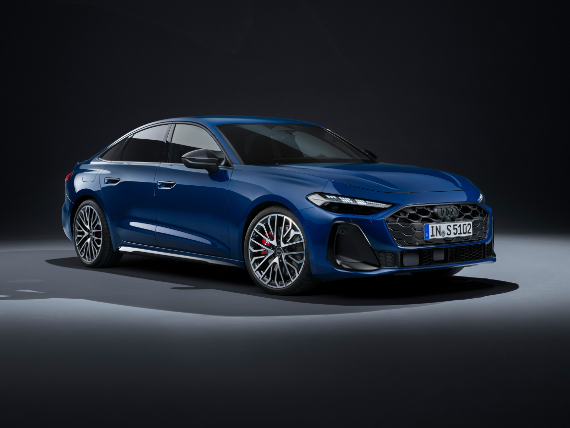 Синий автомобиль Audi S5 TFSI quattro 2024 года