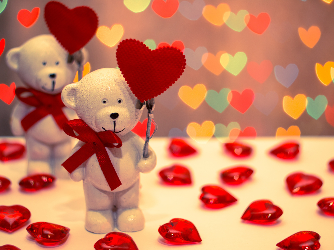 Статуэтки мишки с красными сердечками